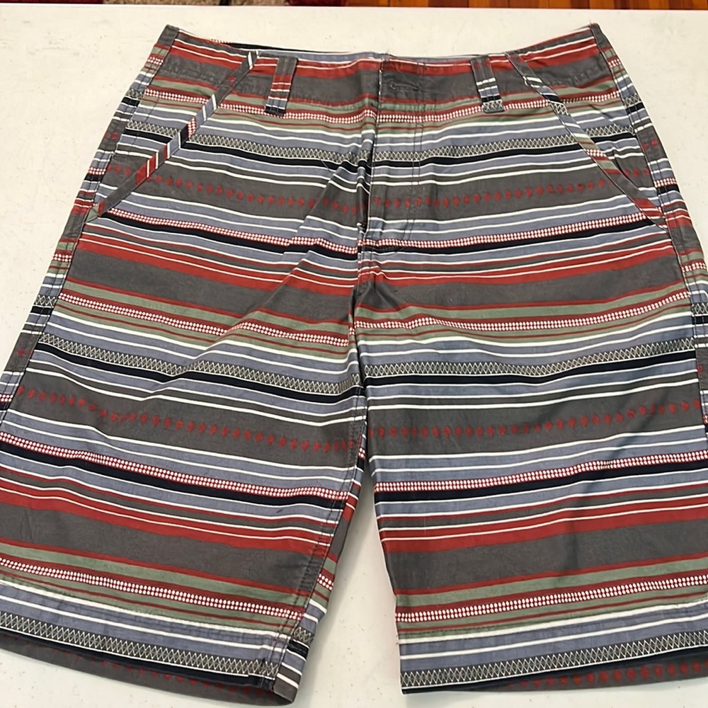 Like new mens shorts size 34